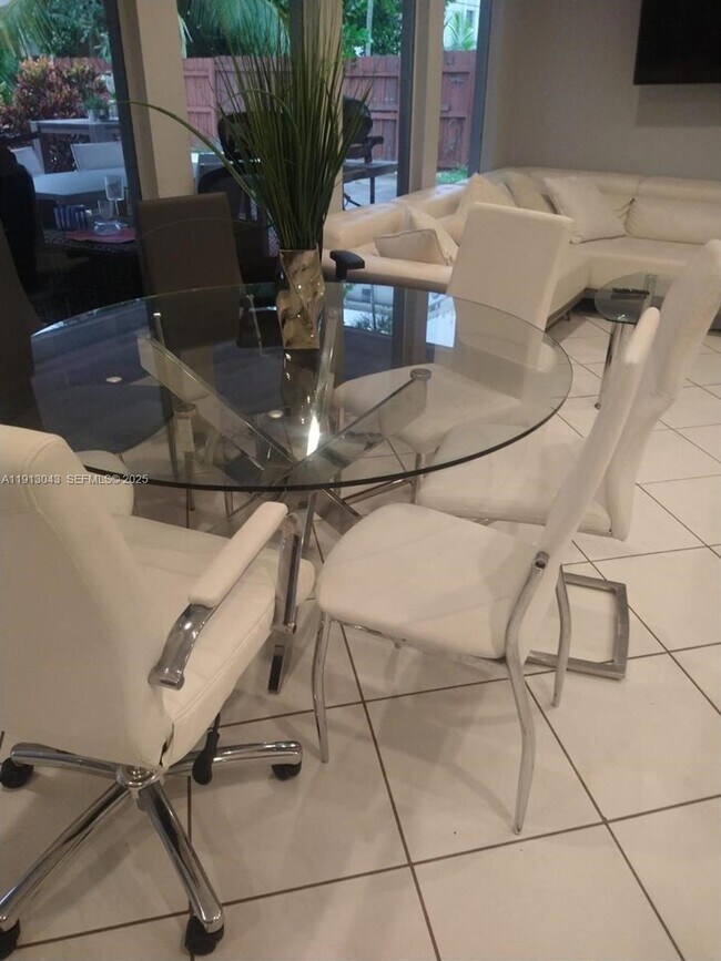 Photo - 5317 Harrison St