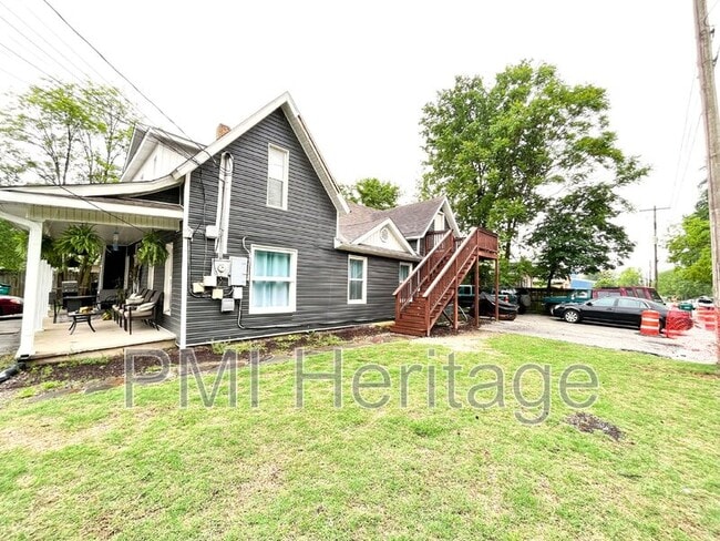Building Photo - 122 W Pine St Unit Apt B