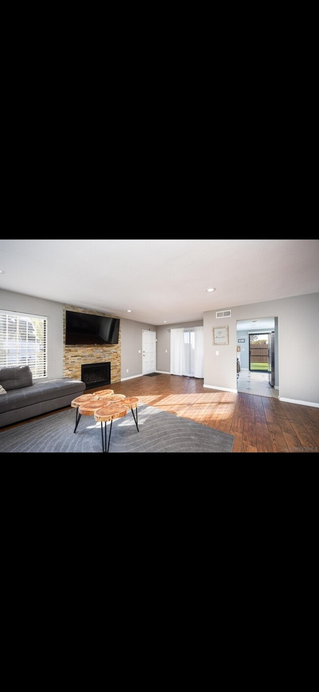 Photo - 4403 Benfield Ct