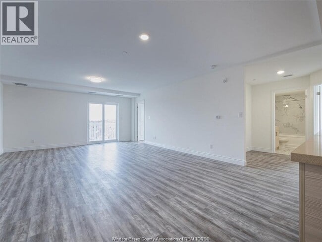 Photo - 1675 Banwell Rd Unité 706