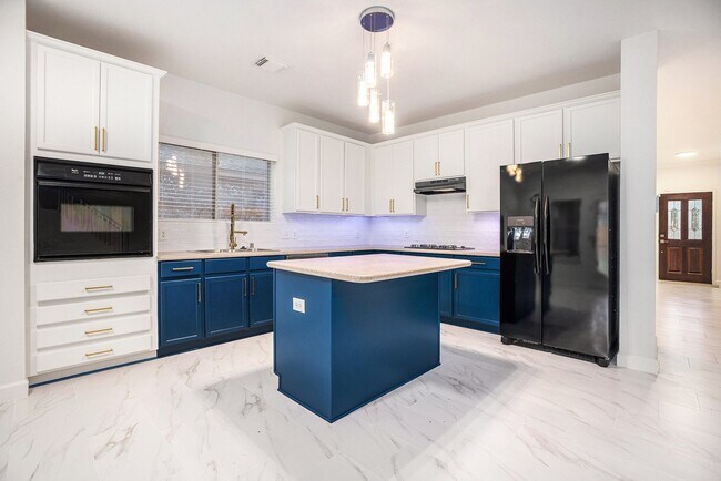 Photo - 3811 Misty Falls Ln