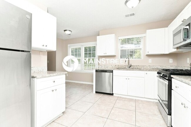 Photo - 4 Bedroom Pet-Friendly Home in Douglasville, GA with Main Street Renewal