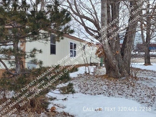707 Eastgate Dr SE