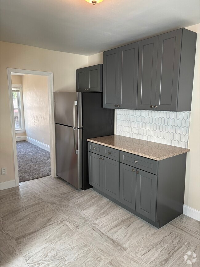 Building Photo - 235 Morris St Unit 2nd Floor Rental