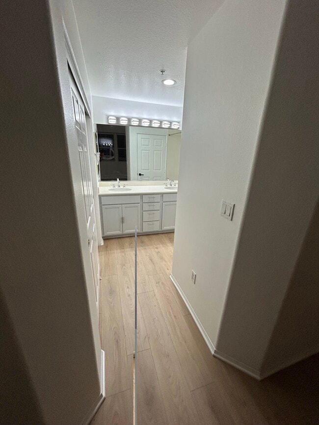 Photo - 12963 W Runway Rd Unit 318