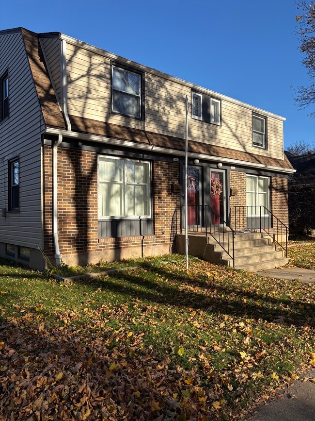 Building Photo - 2644 S Linebarger Ter Unit 2644