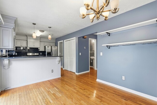 Photo - 388 Huntington Ridge Dr
