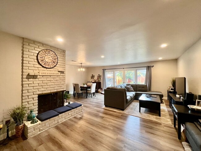 Photo - CAMPBELL (Dry Creek/Pruneyard neighborhood) HOME FOR RENT - $5,500/mo includes landscaping