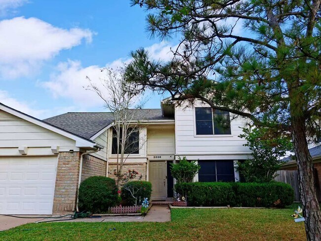 Front - 3206 Sturbridge Ln