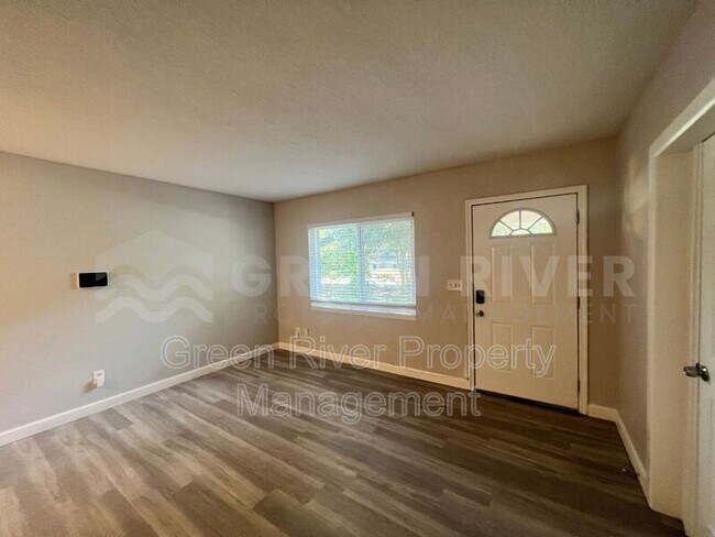 Photo - 6817 Camelot Rd