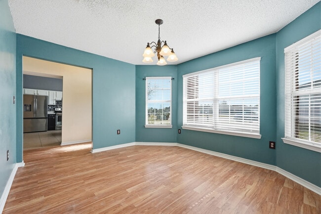 Photo - 210 Limestone Cir