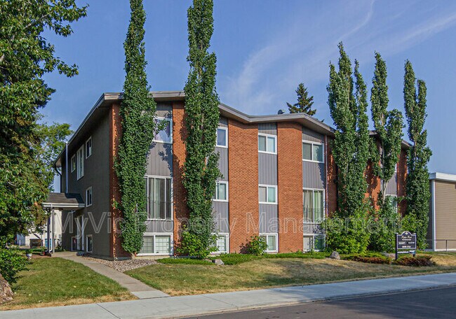 Photo - 10040-10154 154 St Unit One-Bedroom