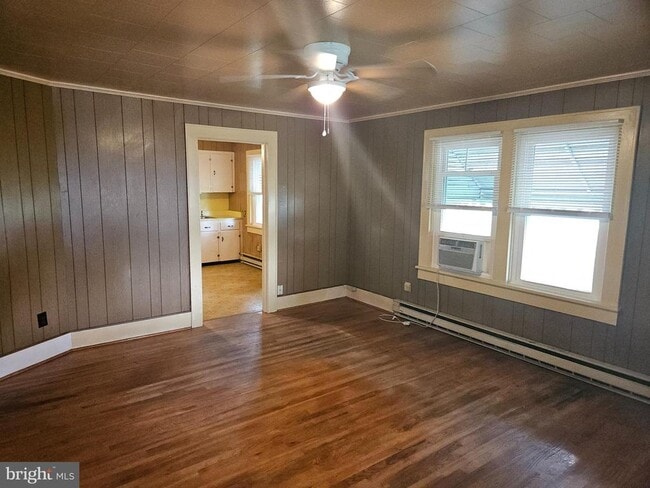 Building Photo - 546 N 6th St Rental