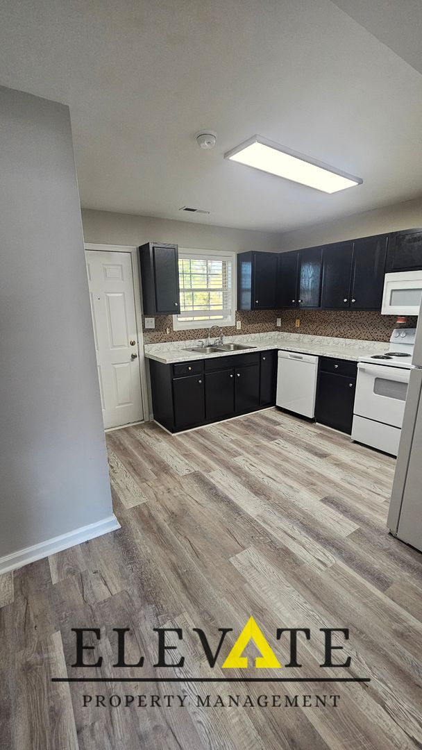 Photo - Strawberry Commons-Schedule a showing today!