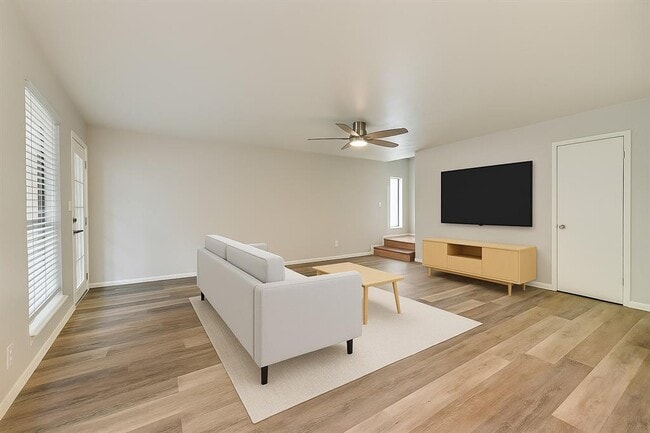 Photo - 6718 Silvermine Dr Unidad 903