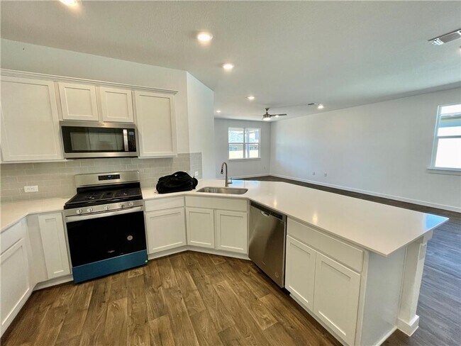 3025 Egan Dr