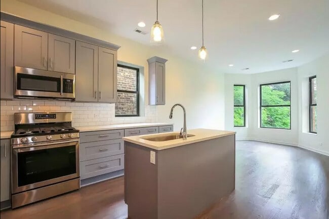 Photo - 2852 W Shakespeare Ave Unidad 3