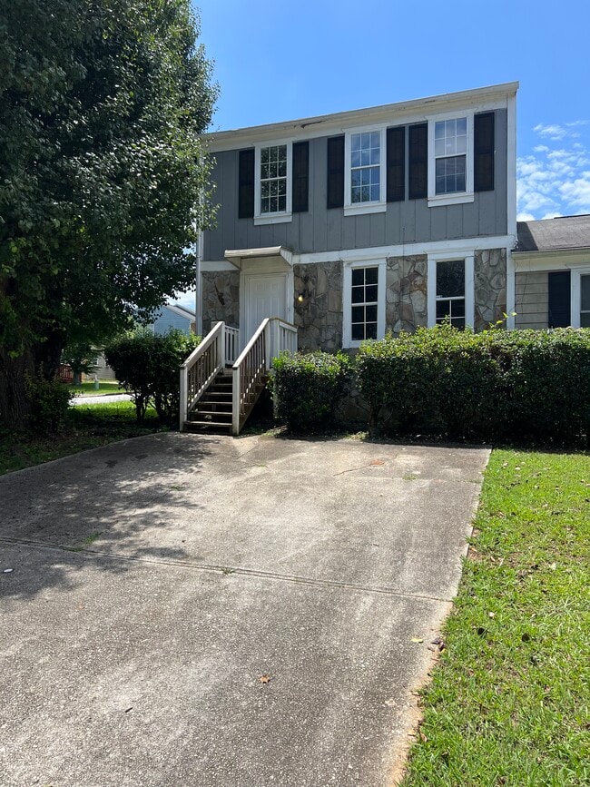 Building Photo - 6435 Bedford Ln