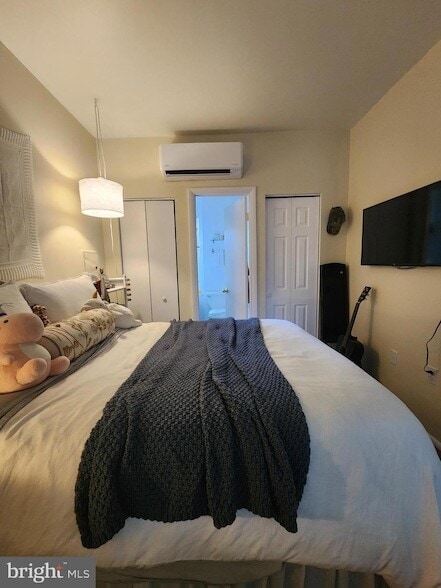 Photo - 2018 Bainbridge St Unit 2F