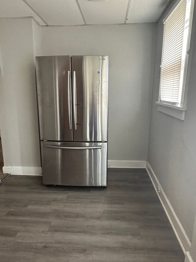 Photo - PRELEASING for AUGUST! Close to Campus