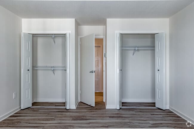 1BR, 1BA - 845SF