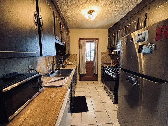 Building Photo - 10 Windsor Rd Unit 1