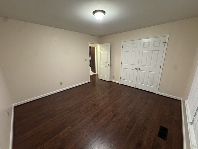 Building Photo - 219 Larkfield Rd