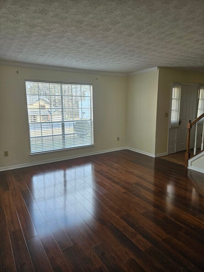 Photo - Spacious 3 Bedroom 2.5 Bath Home