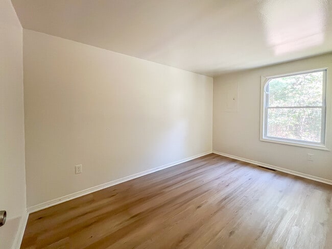 Photo - 7 Fox Hill Dr