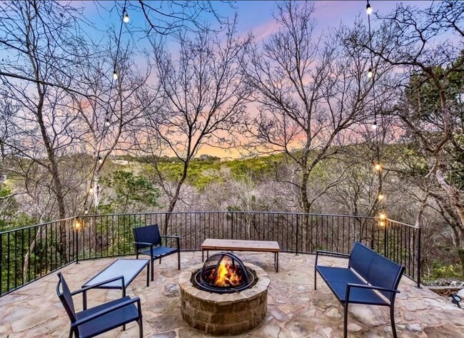 Building Photo - 9326 Knoll Crest Loop Rental