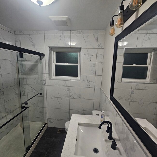 Photo - 1215 Balmoral Ave Unit 1