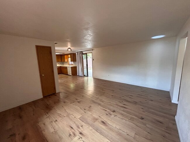 Photo - 3068 Milhoan Dr