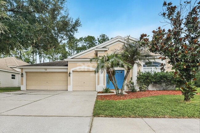 Building Photo - 7330 Crescent Palm Dr