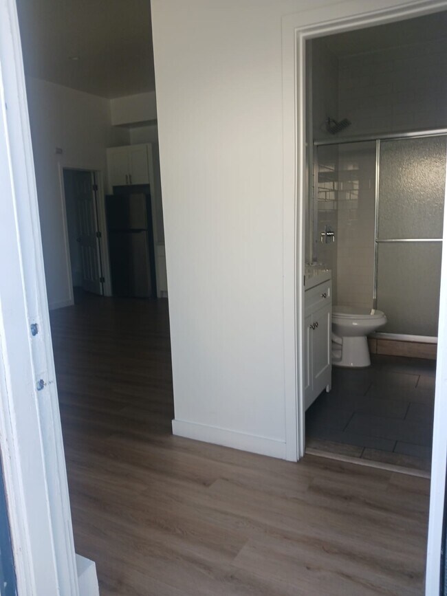 Photo - 1518 W Florence Ave Unit 3