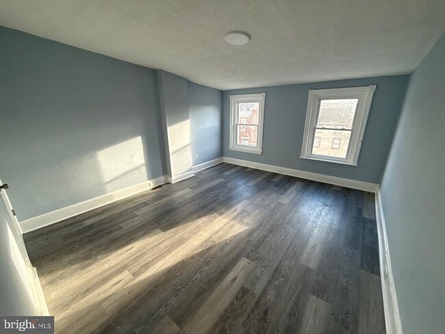 Photo - 363 E Airy St