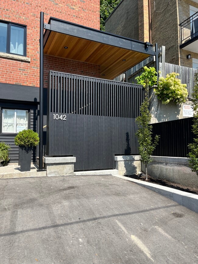 Photo - 1042 Davenport Rd Unité 1