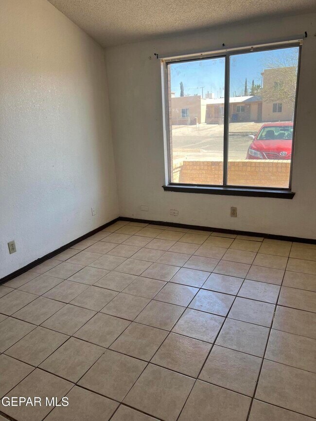 Photo - 861 Barandal Dr