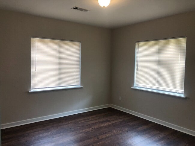 Photo - Harper 415-417 Unit 417