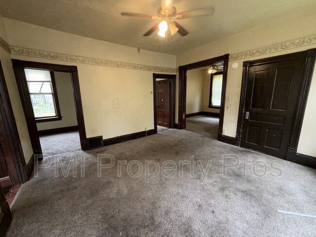 Photo - 2439 Dr. William Finlayson St