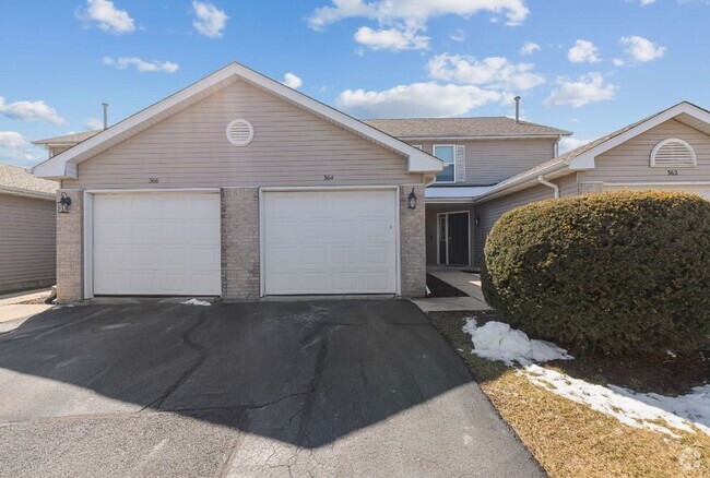 Building Photo - 2 Bedroom 1.5 Bath Spacious Townhome