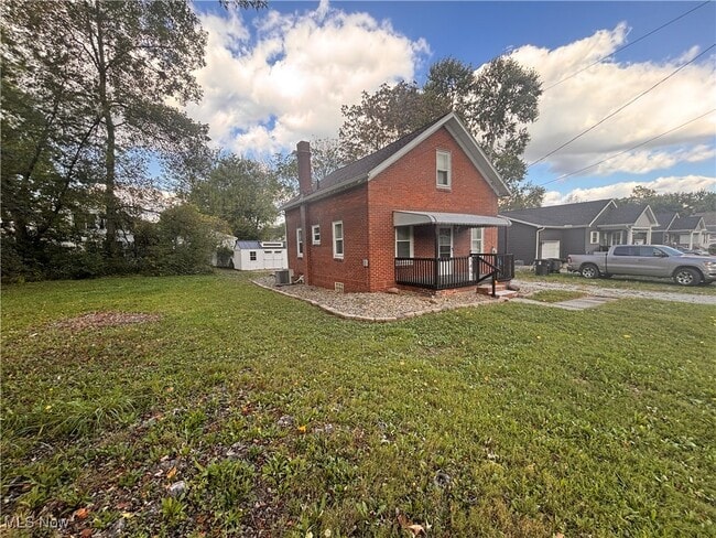 Photo - 1453 Woodbirch Ave