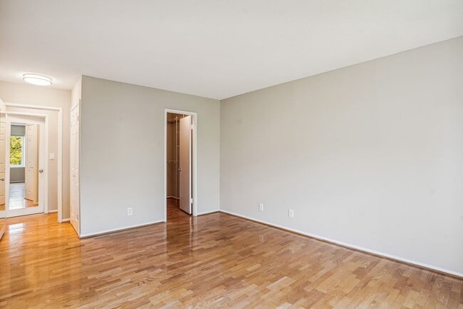 Photo - 8370 Greensboro Dr