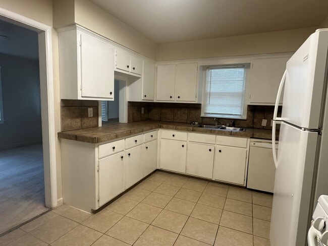 Photo - 4312 NW Santa Fe Ave