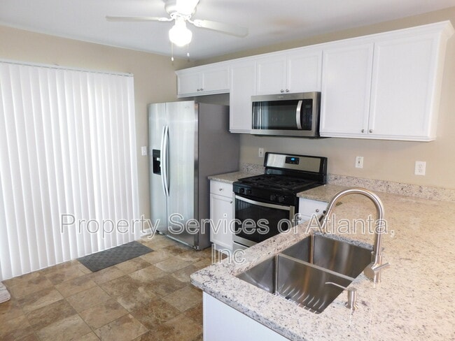 Photo - 202 Woodland Way