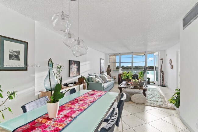 Photo - 6770 Indian Creek Dr Unit 5K