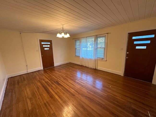 Photo - Your Slice of Serenity : Country Charm Awa...