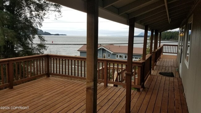 Photo - 3051 Crest Ave