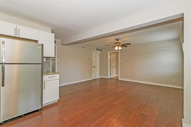 Photo - 7202 Twin Crest Dr