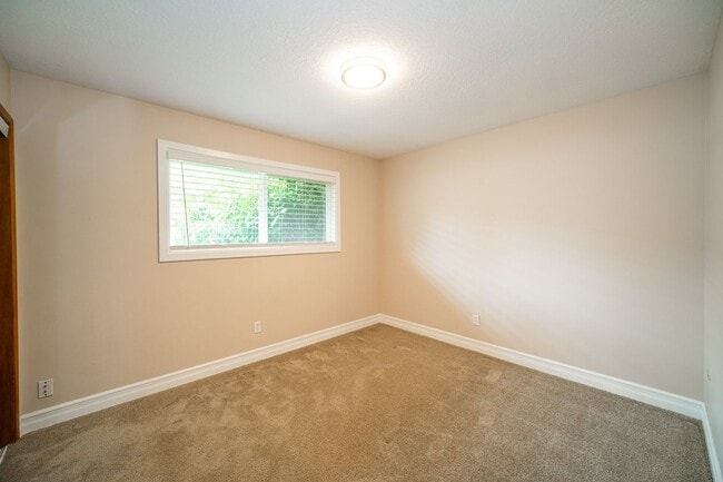 Photo - 2747 Lancaster St
