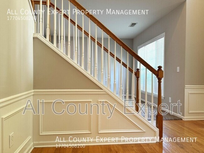 Photo - 3670 Fedorite Walk